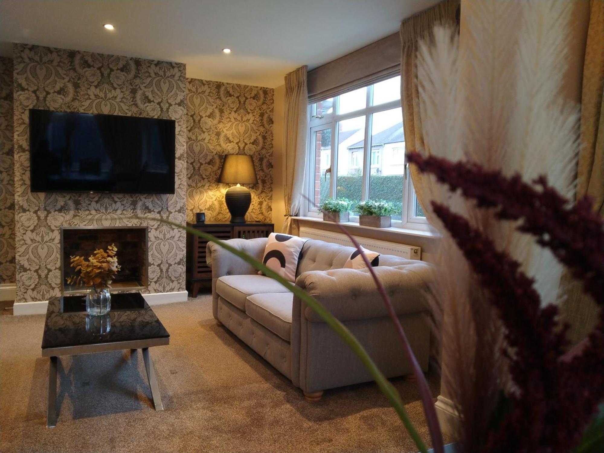 Villa Sirius House - Sleeps 7, Driveway, Garden à Crewe Extérieur photo