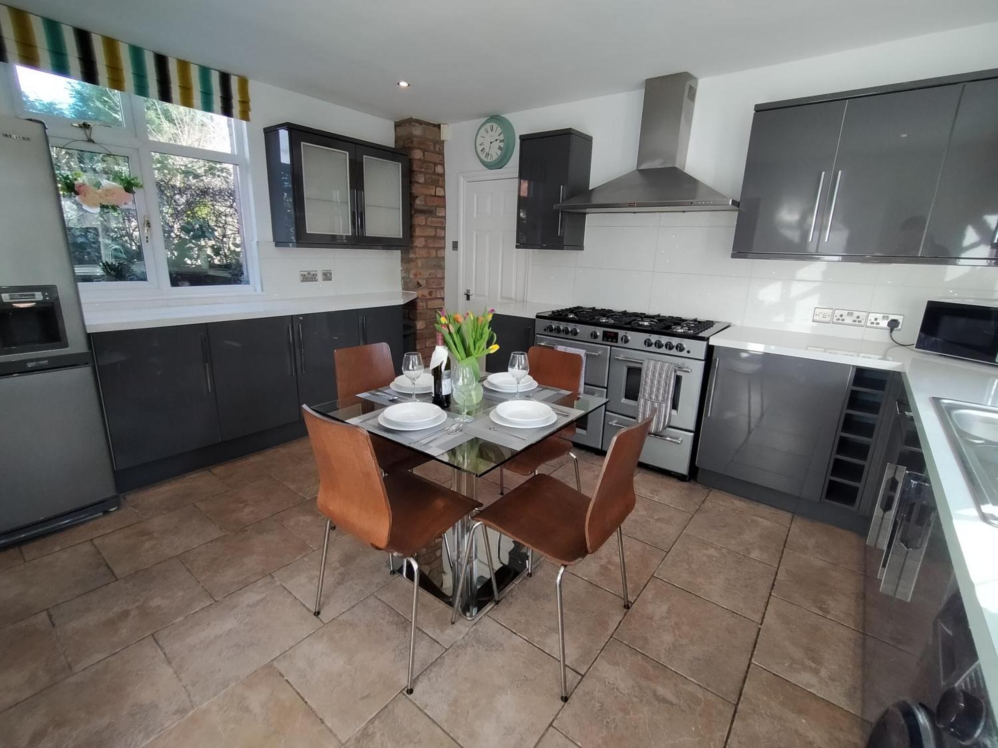 Villa Sirius House - Sleeps 7, Driveway, Garden à Crewe Extérieur photo