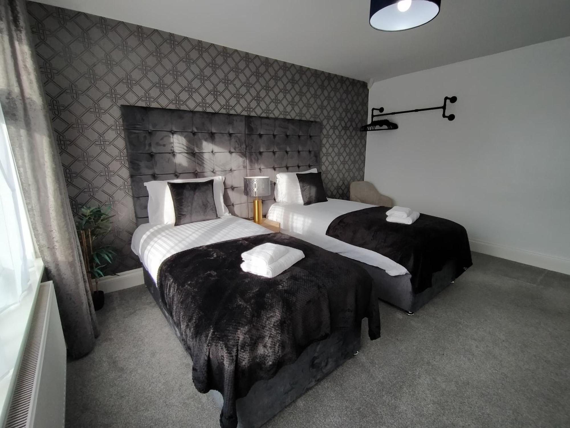 Villa Sirius House - Sleeps 7, Driveway, Garden à Crewe Extérieur photo