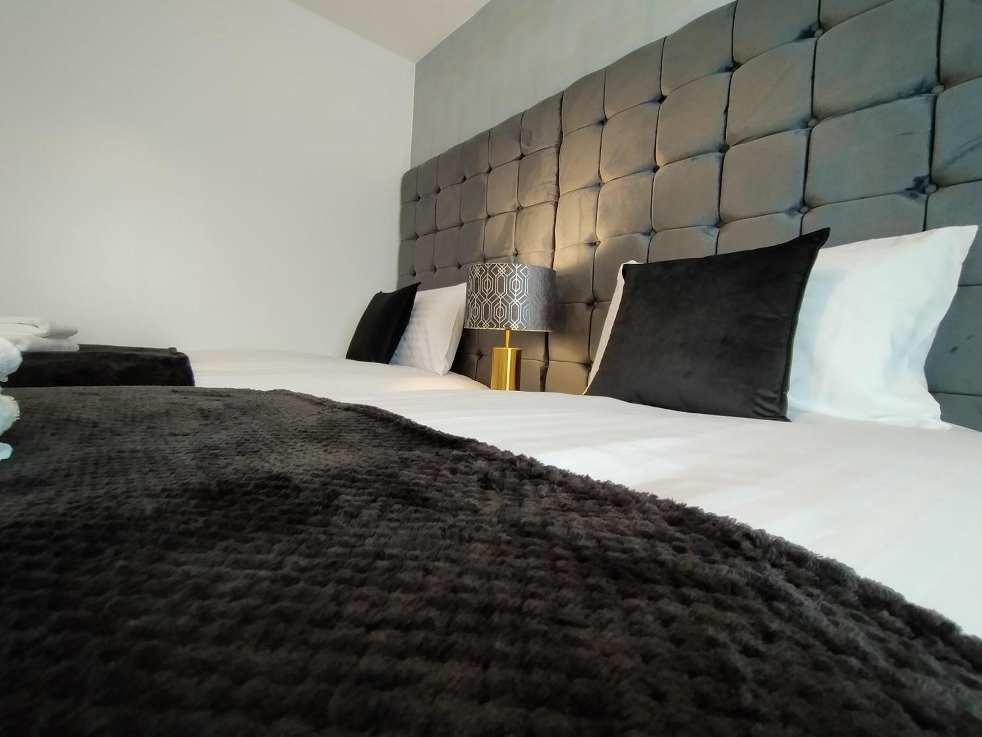 Villa Sirius House - Sleeps 7, Driveway, Garden à Crewe Extérieur photo