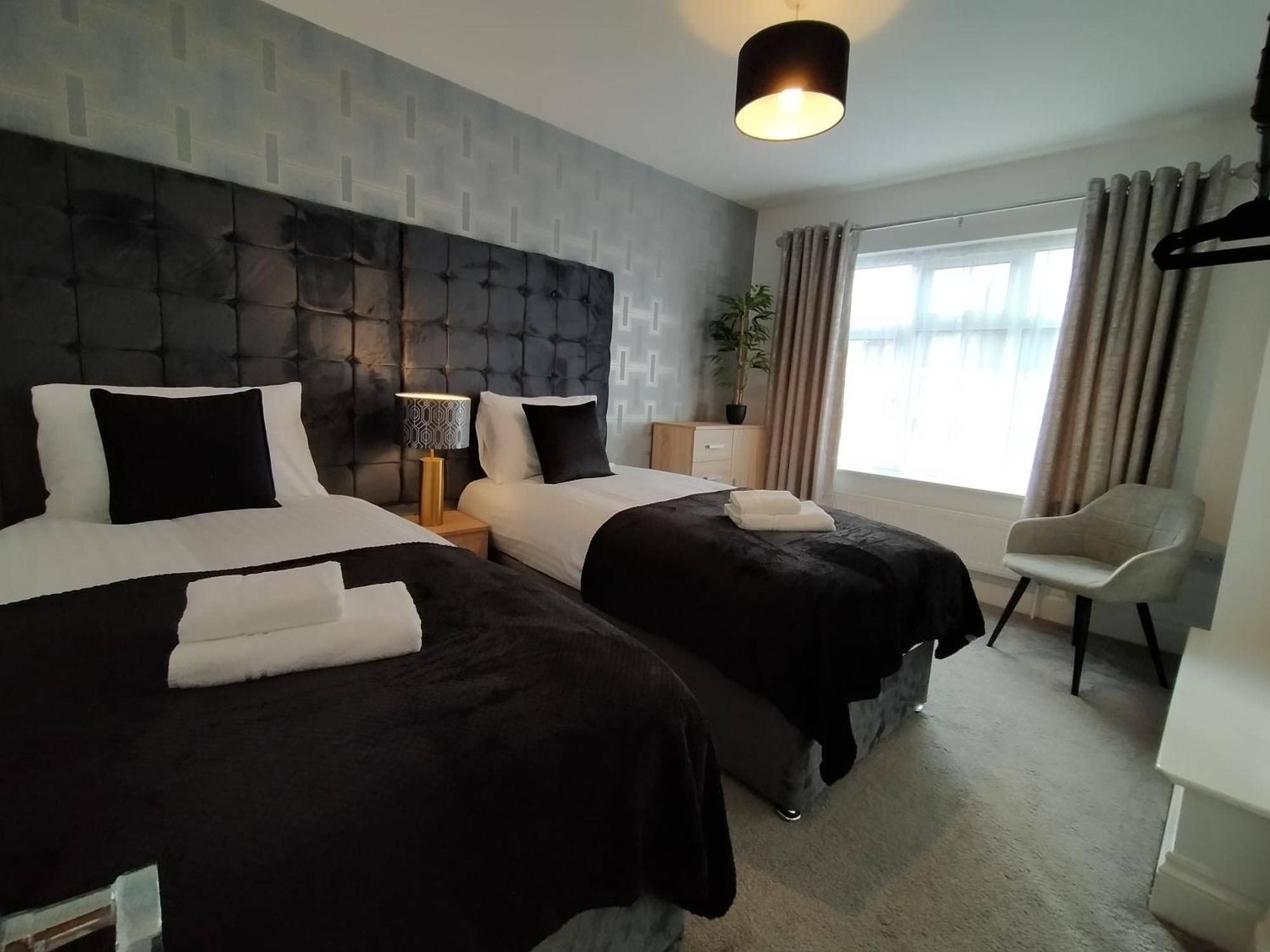 Villa Sirius House - Sleeps 7, Driveway, Garden à Crewe Extérieur photo