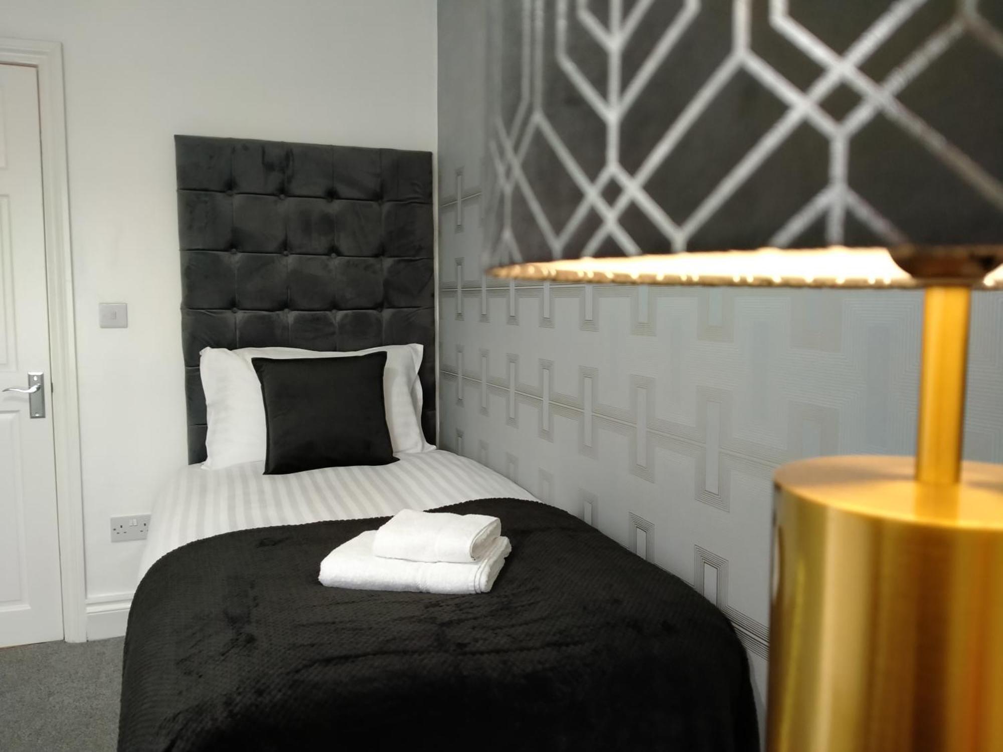 Villa Sirius House - Sleeps 7, Driveway, Garden à Crewe Extérieur photo
