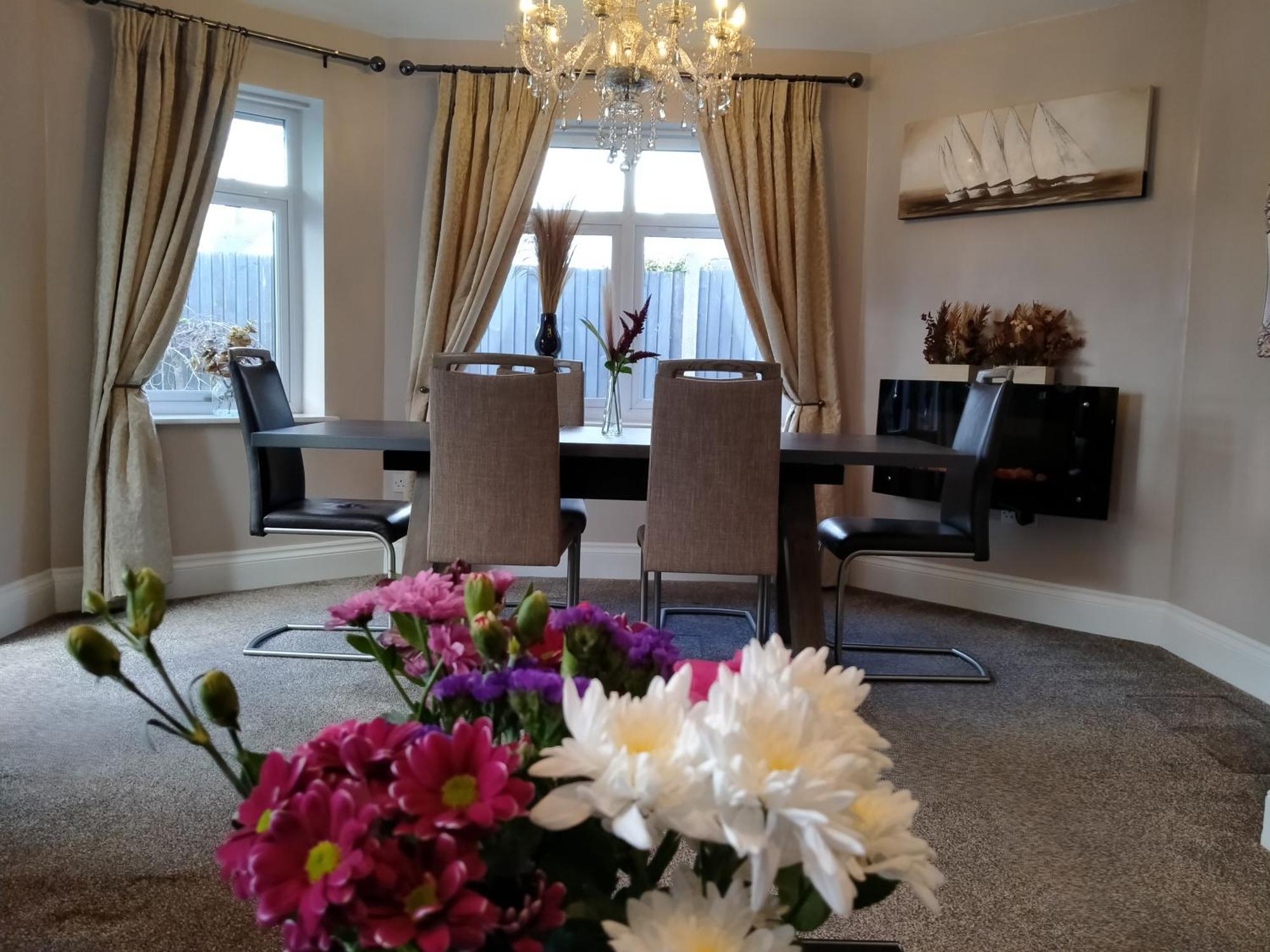 Villa Sirius House - Sleeps 7, Driveway, Garden à Crewe Extérieur photo
